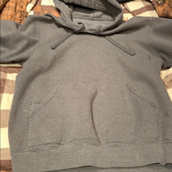 Mossy oak hoodie and fruit of the loom gray hoodie - Picture 4 of 7
